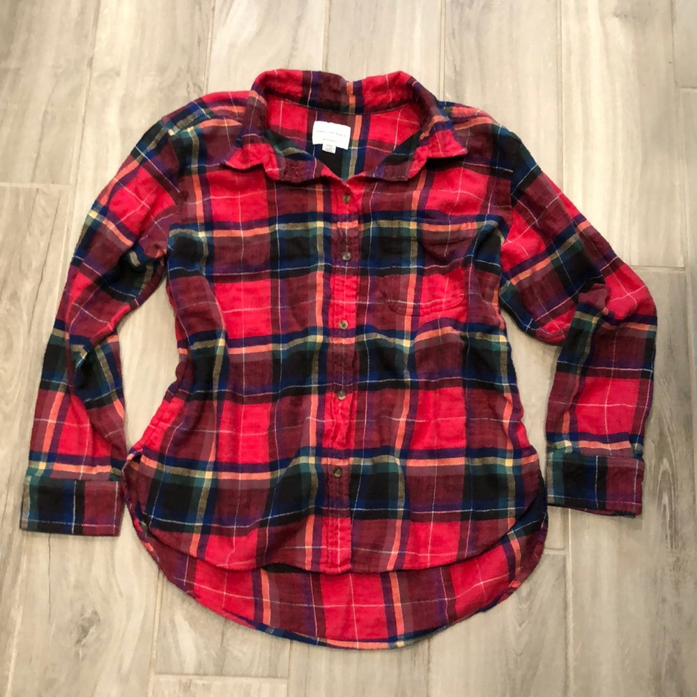 American Eagle boyfriend fit flannel shirt.